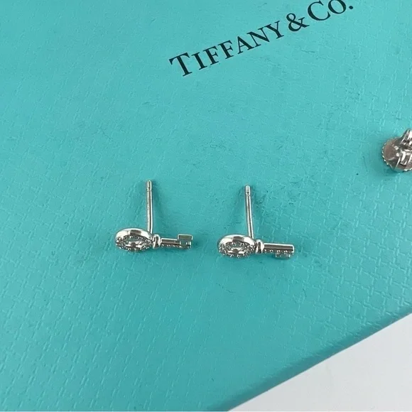 RARE Tiffany & Co. 💎 Diamond Key Earrings in 18k White Gold - Picture 7 of 7